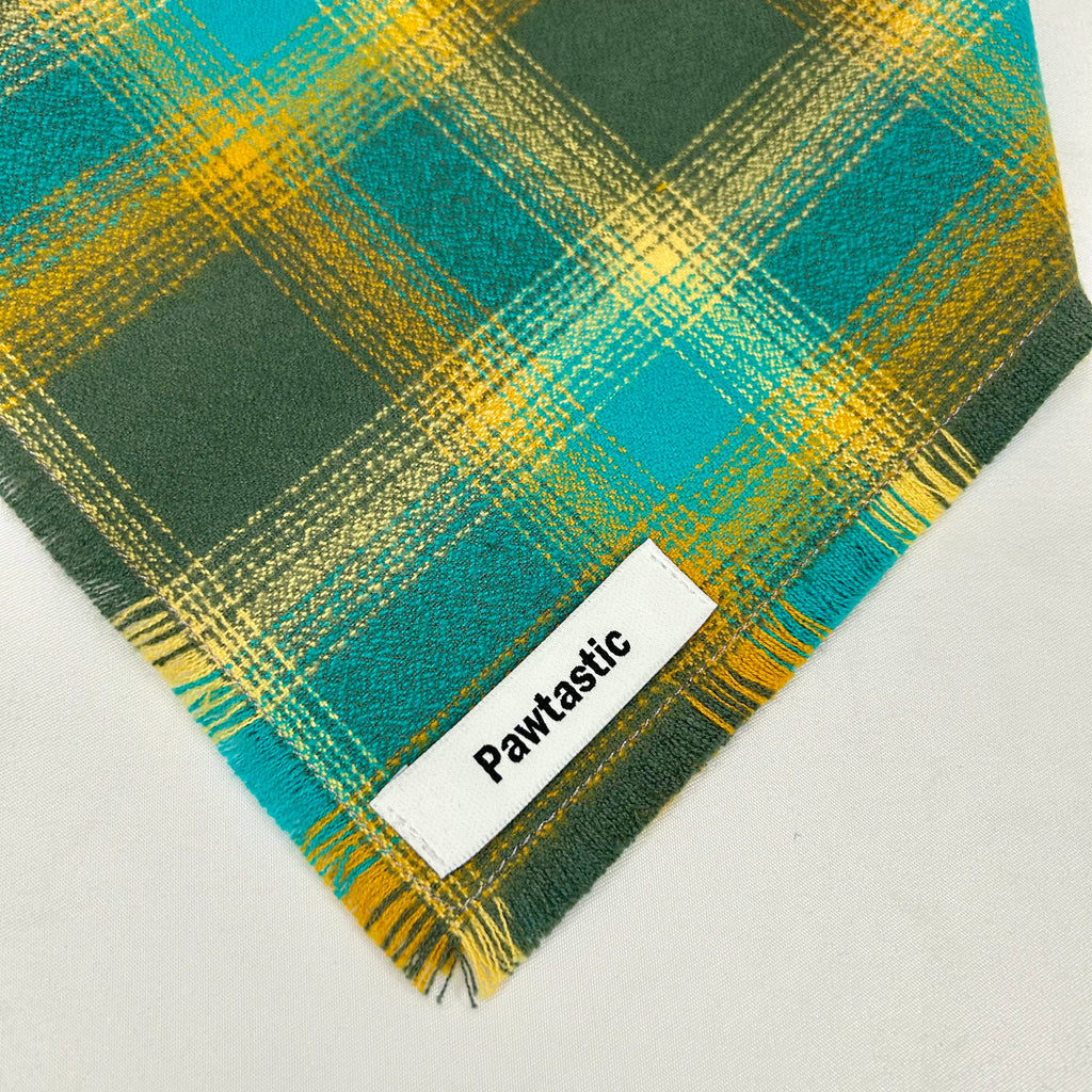 Bandana à motif écossais Lagoon | À boutons-pression et bords effilochés