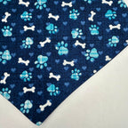 Os & Cœurs (Bleu) | Bandana à pression en coton