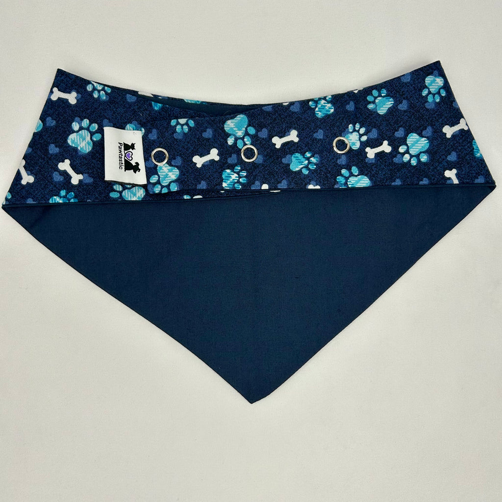 Os & Cœurs (Bleu) | Bandana à pression en coton