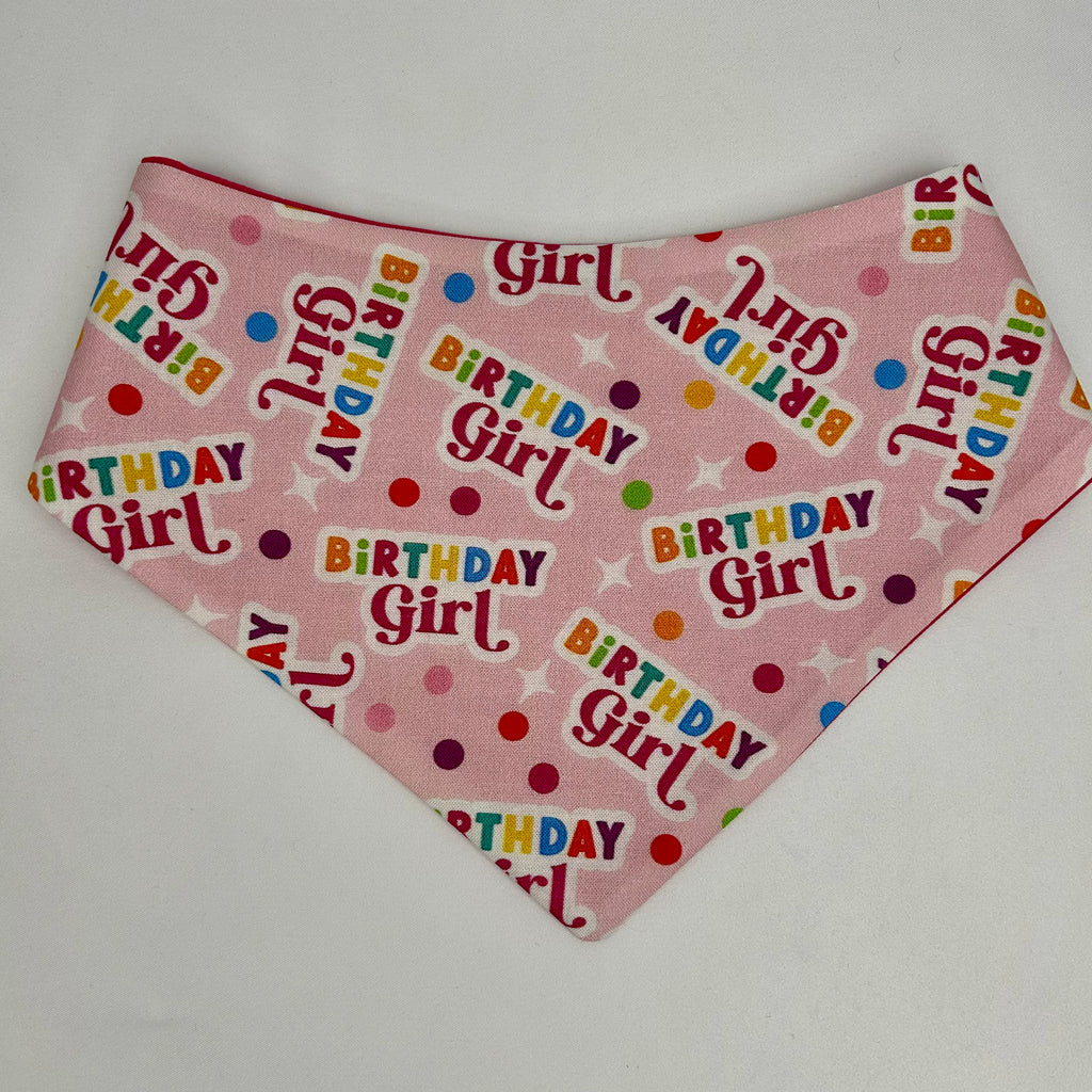 Bandana en coton à boutons-pression « Birthday Girl »